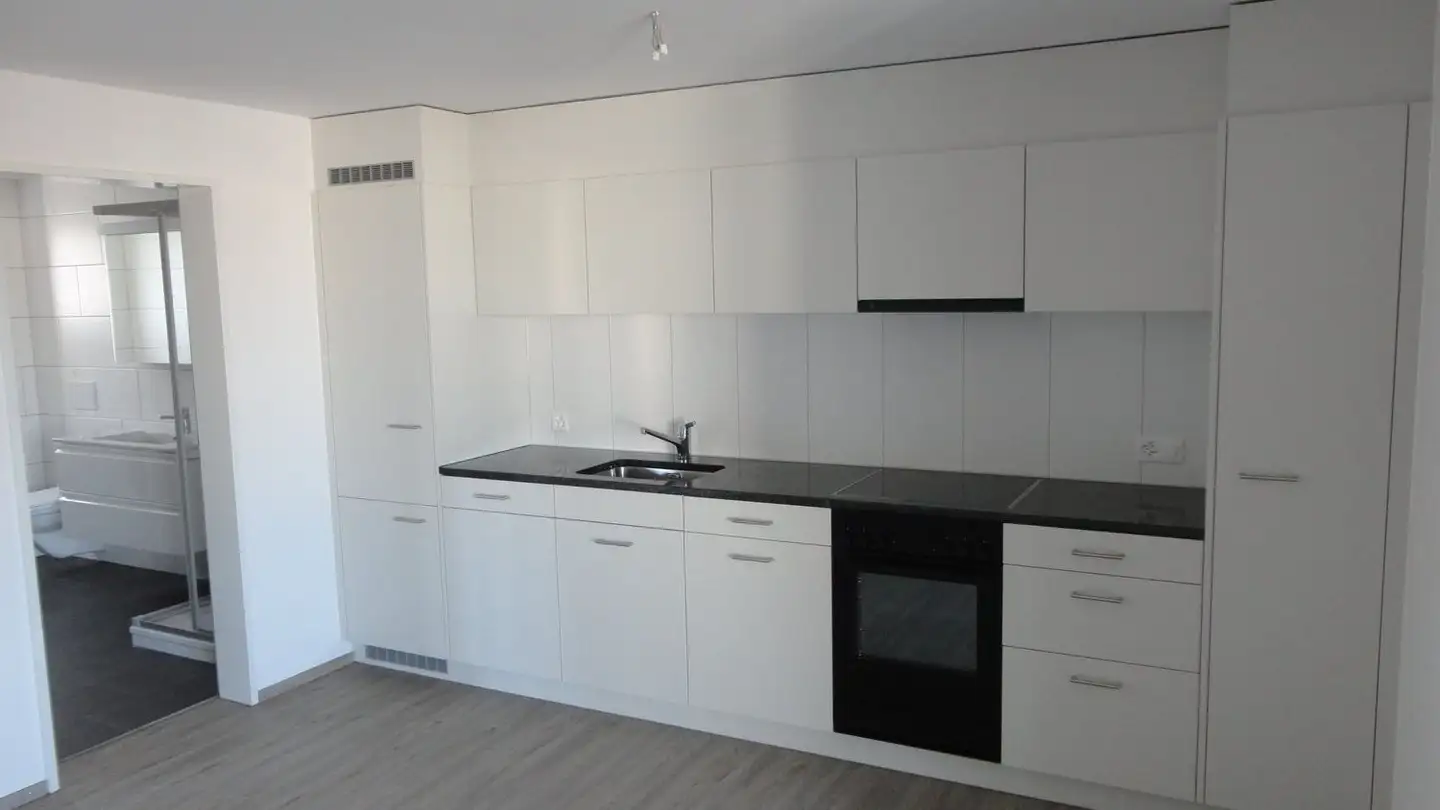 Apartment for rent - Untere Bahnhofstrasse 2, 8340 Hinwil - Photo 2
