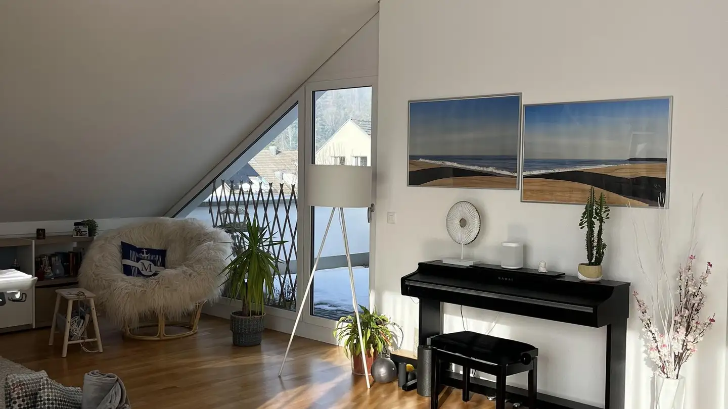 Dachgeschosswohnung mieten - Püntenstrasse 6, 8143 Stallikon