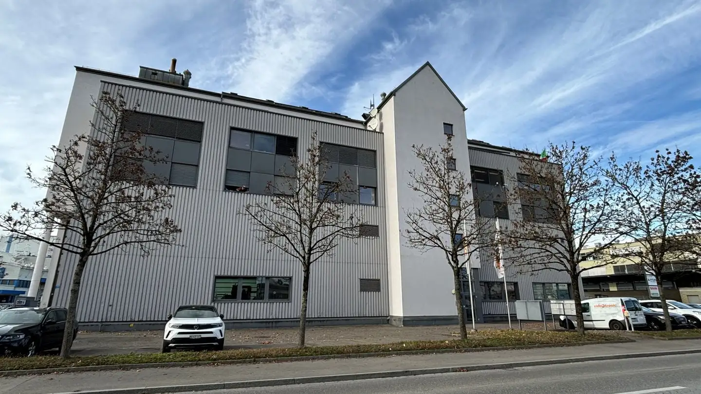 Commercial à louer - Moosäckerstrasse 73, 8105 Regensdorf