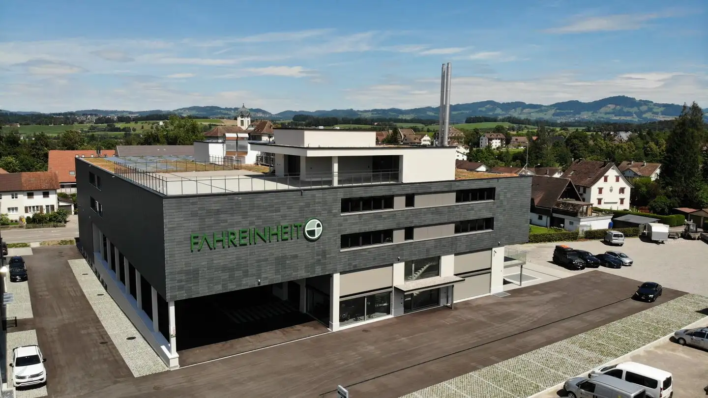 Commercial for rent - Industriestrasse 3, 8627 Grüningen