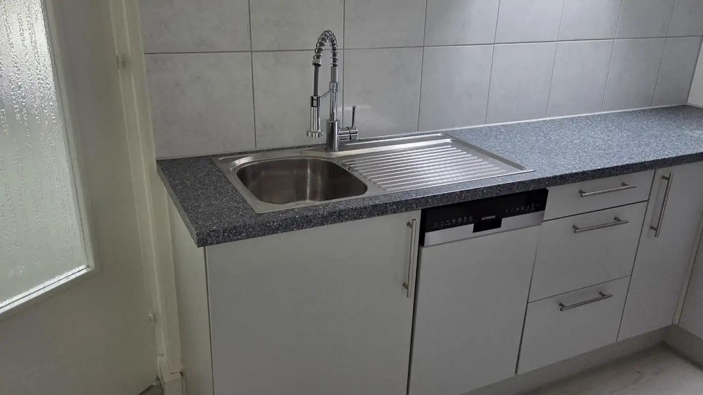 Attique à louer - Rheinstrasse 43, 4402 Frenkendorf - Photo 2