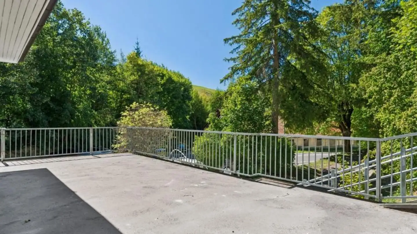 Mixed-use building for sale - 2400 Le Locle - Photo 2