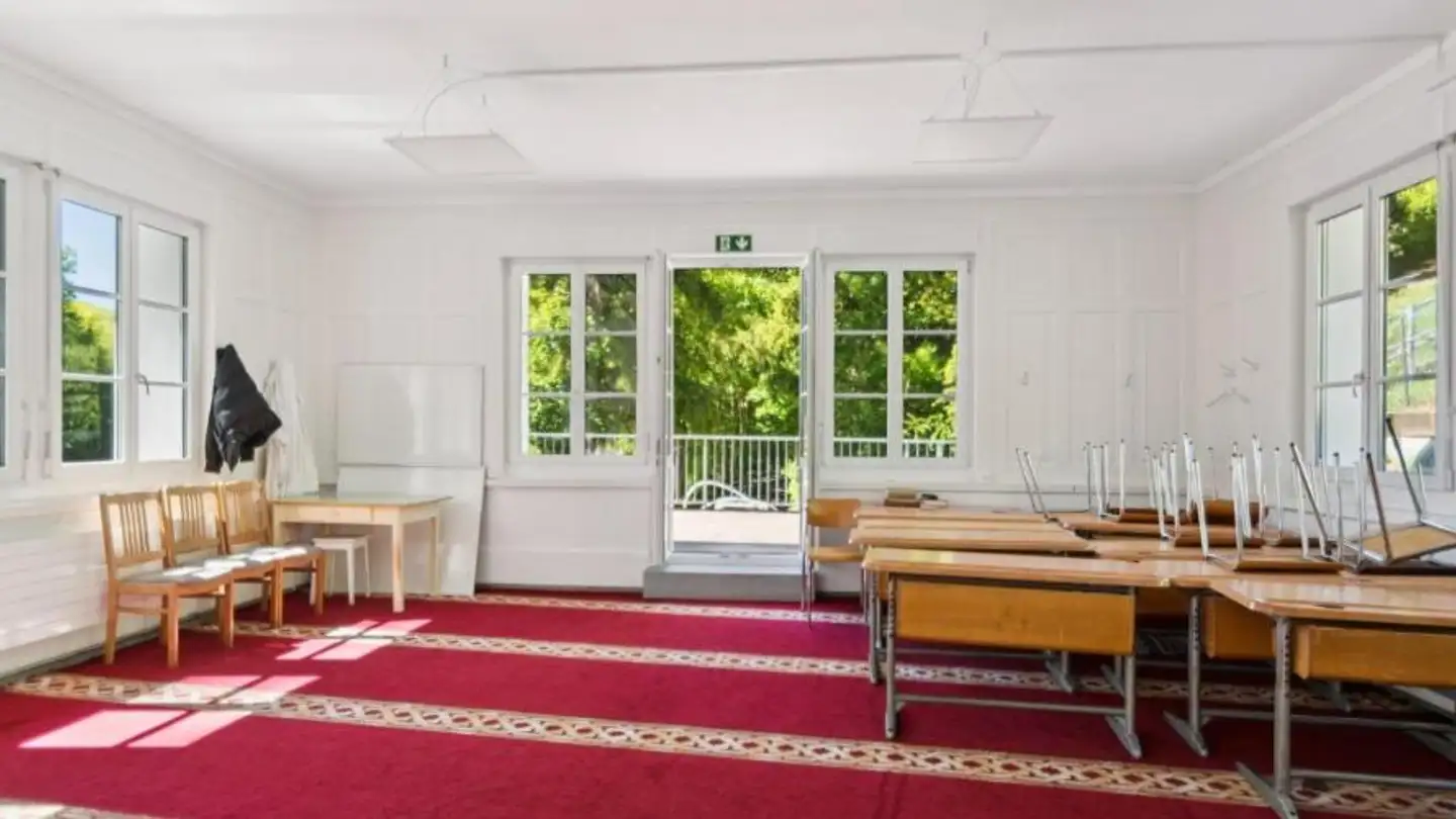 Mixed-use building for sale - 2400 Le Locle - Photo 4