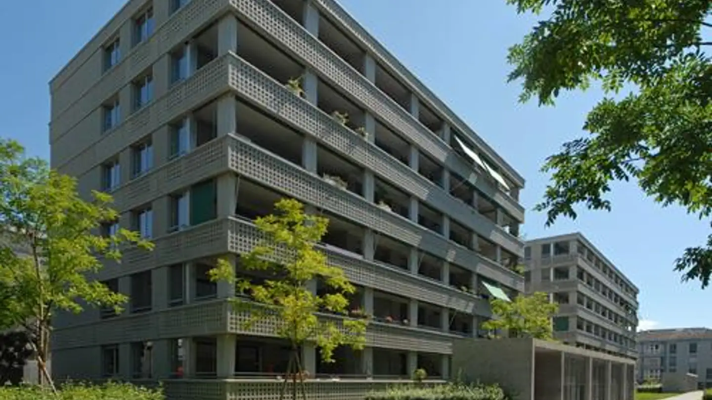 Place de parking intérieure pour moto à louer - Hädrichstrasse 5, 8047 Zürich