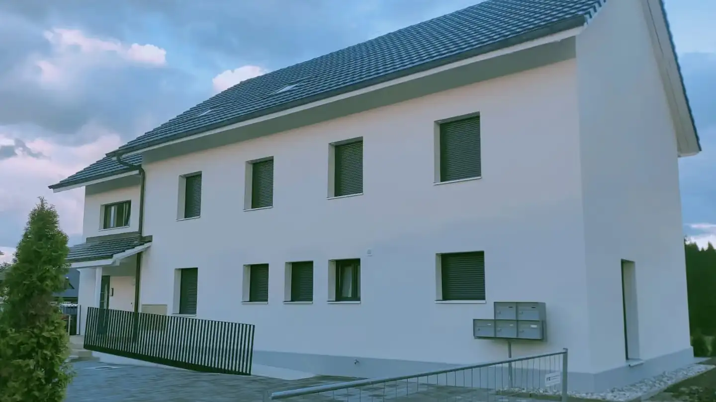 Apartment for rent - 4923 Wynau