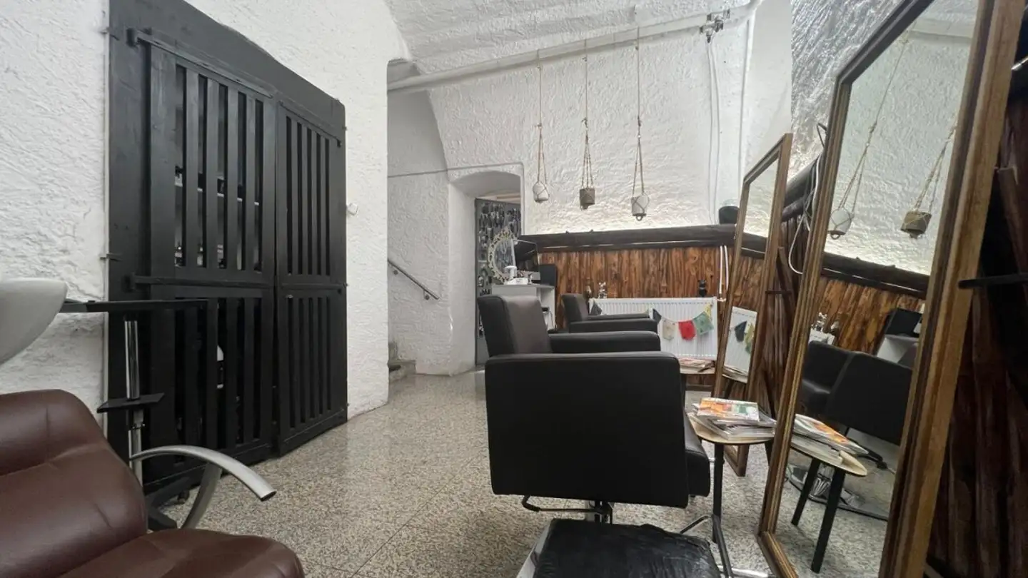 Hairdresser for rent - 1860 Aigle - Photo 3