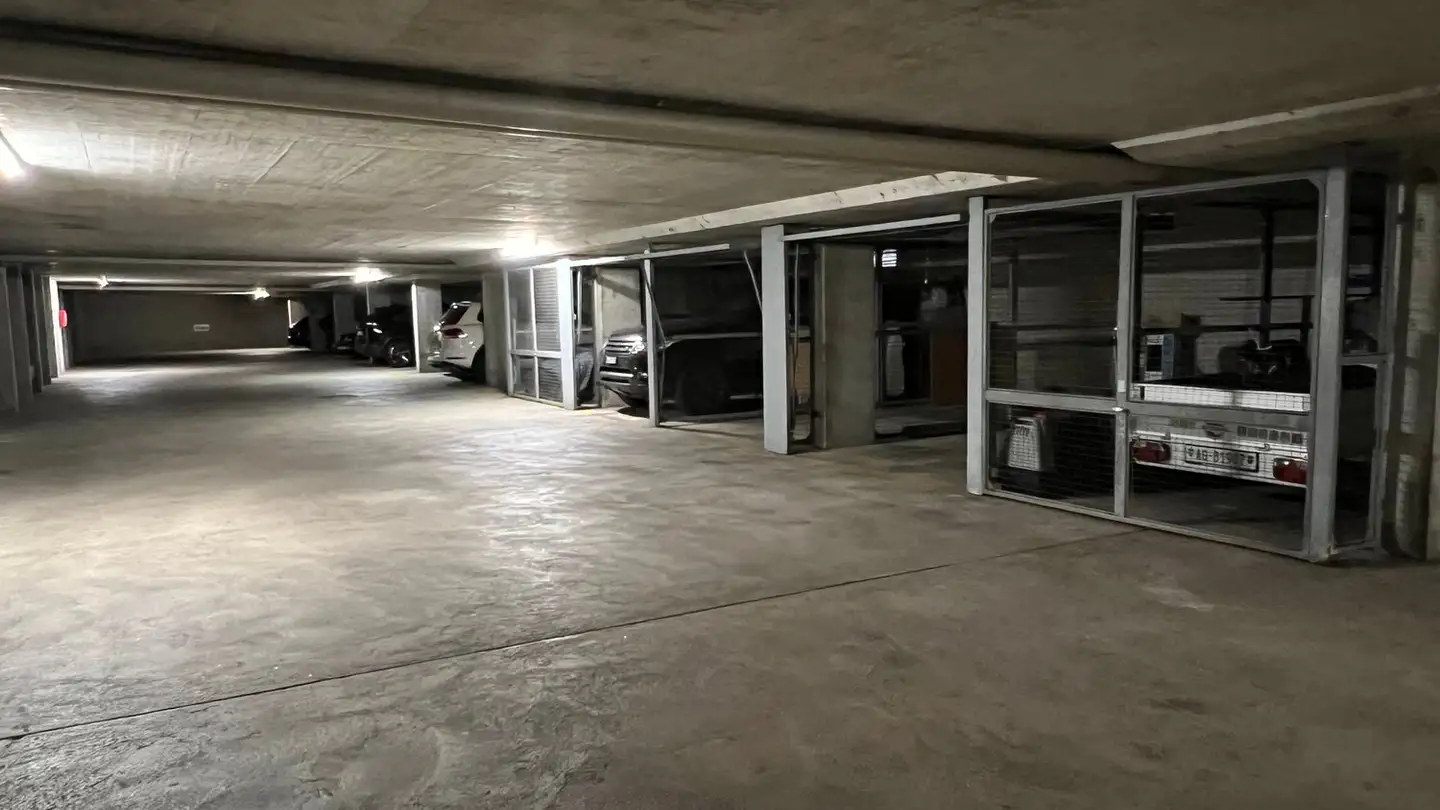 Tiefgaragenstellplatz mieten - General-Guisan-Strasse 12, 5415 Nussbaumen AG