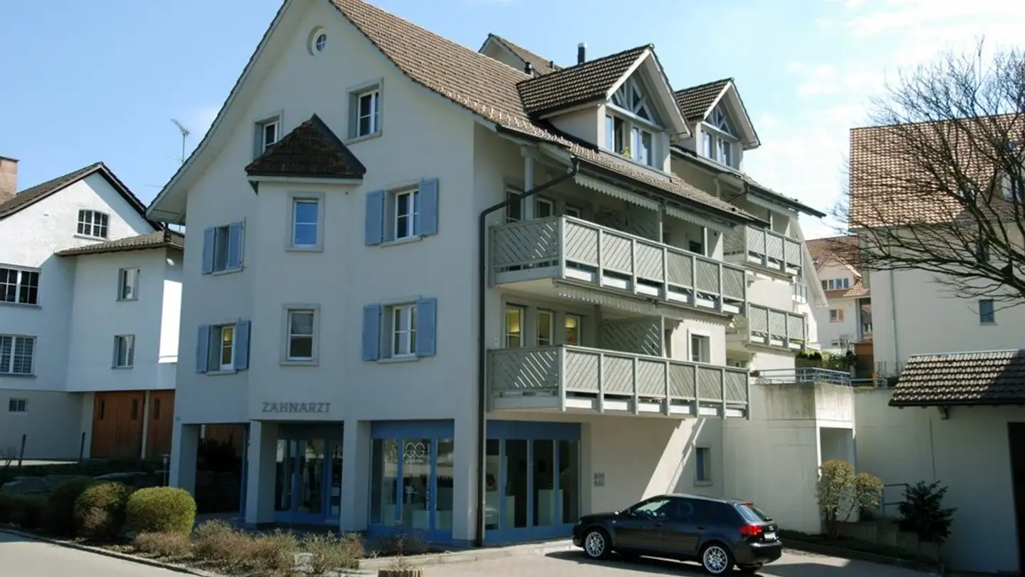 Dachgeschosswohnung mieten - Dorfstrasse 15, 8906 Bonstetten