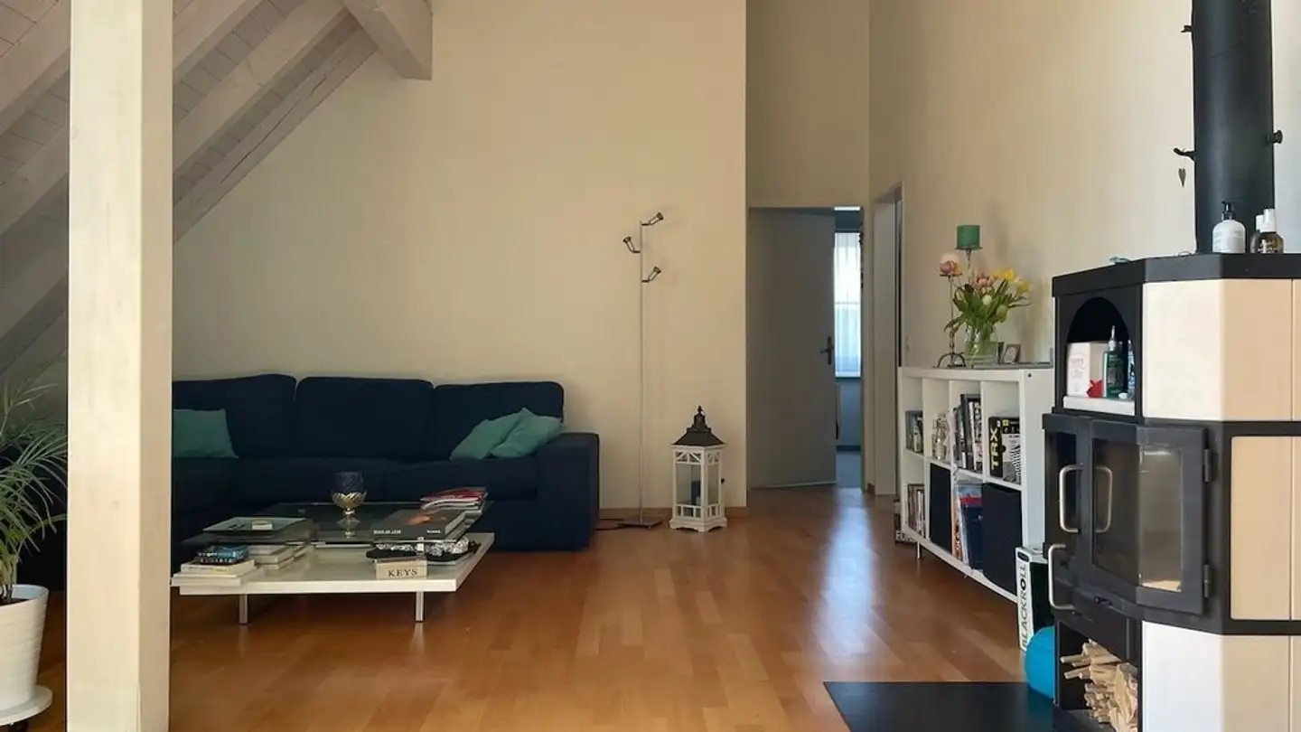 Dachgeschosswohnung mieten - Dorfstrasse 15, 8906 Bonstetten - Foto 4