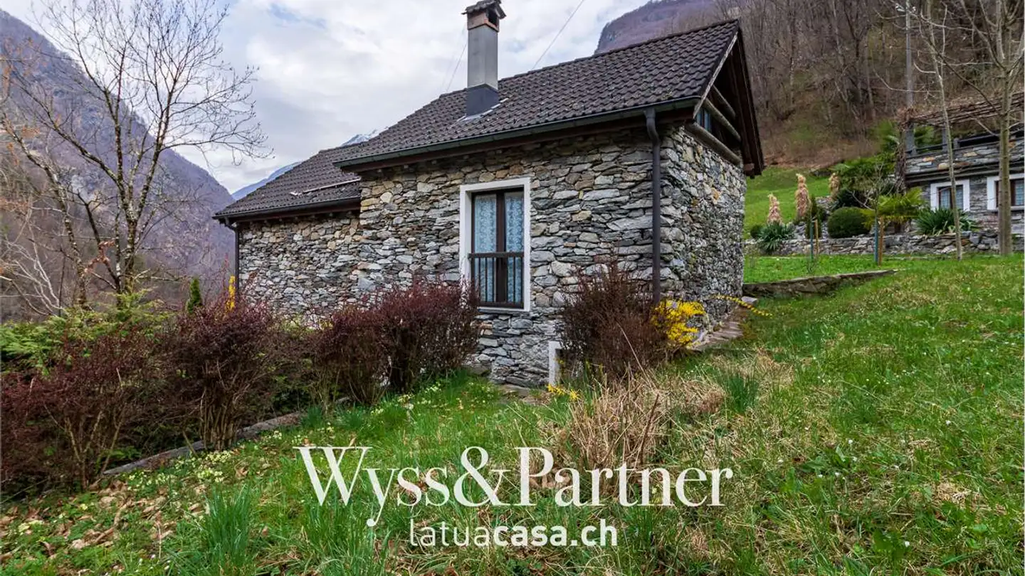 Laboratorio in vendita - 6692 Menzonio