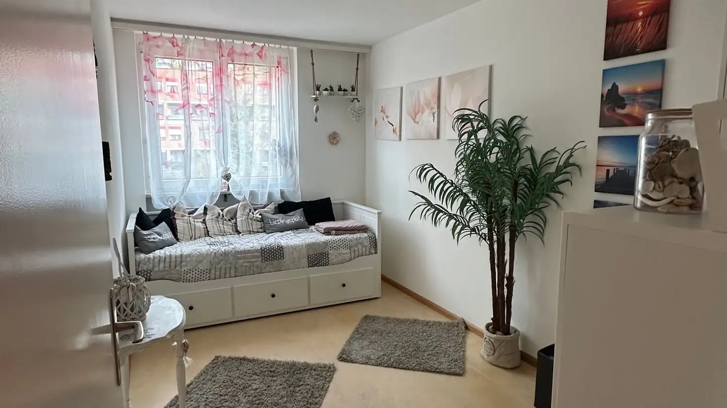 Single room for rent - 4142 Münchenstein