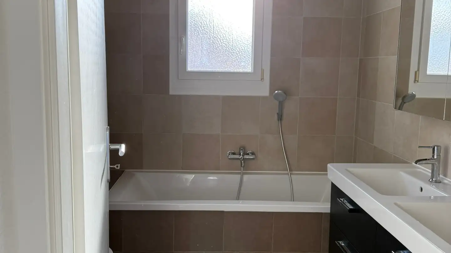 Apartment for rent - Chemin De La Maison Jean 2, 1801 Le Mont-Pèlerin - Photo 3