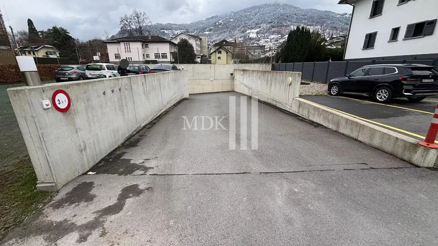 Outdoor parking space for rent - 1870 Monthey - Photo 3