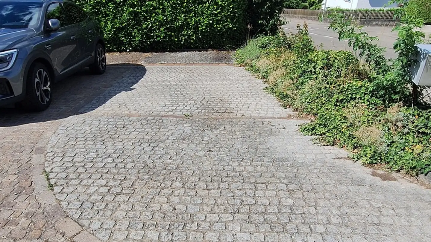 Place de parking extérieure à louer - Mettelitobelstrasse 19, 8192 Glattfelden