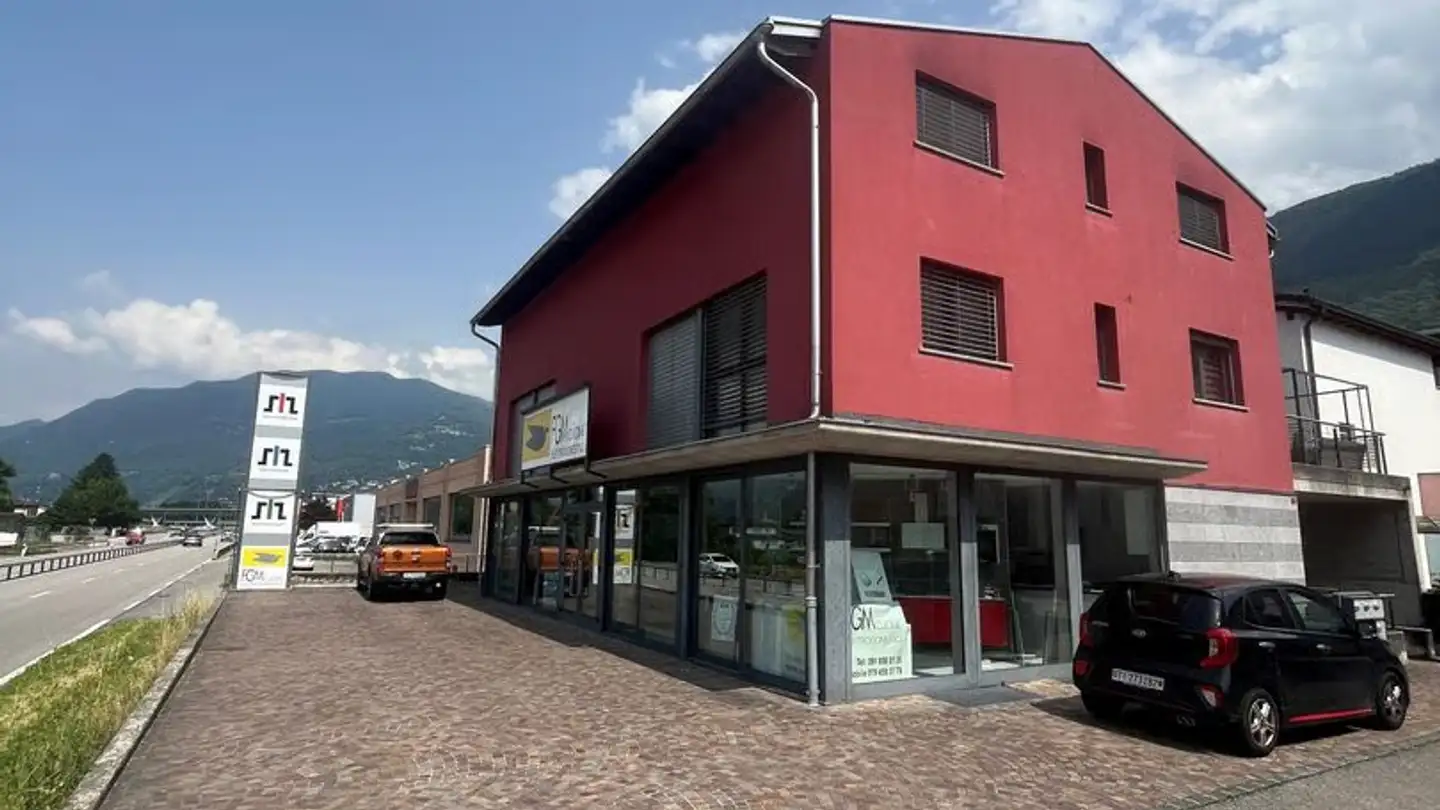 Commerciale in affitto - Via Monda 9, 6592 S. Antonino