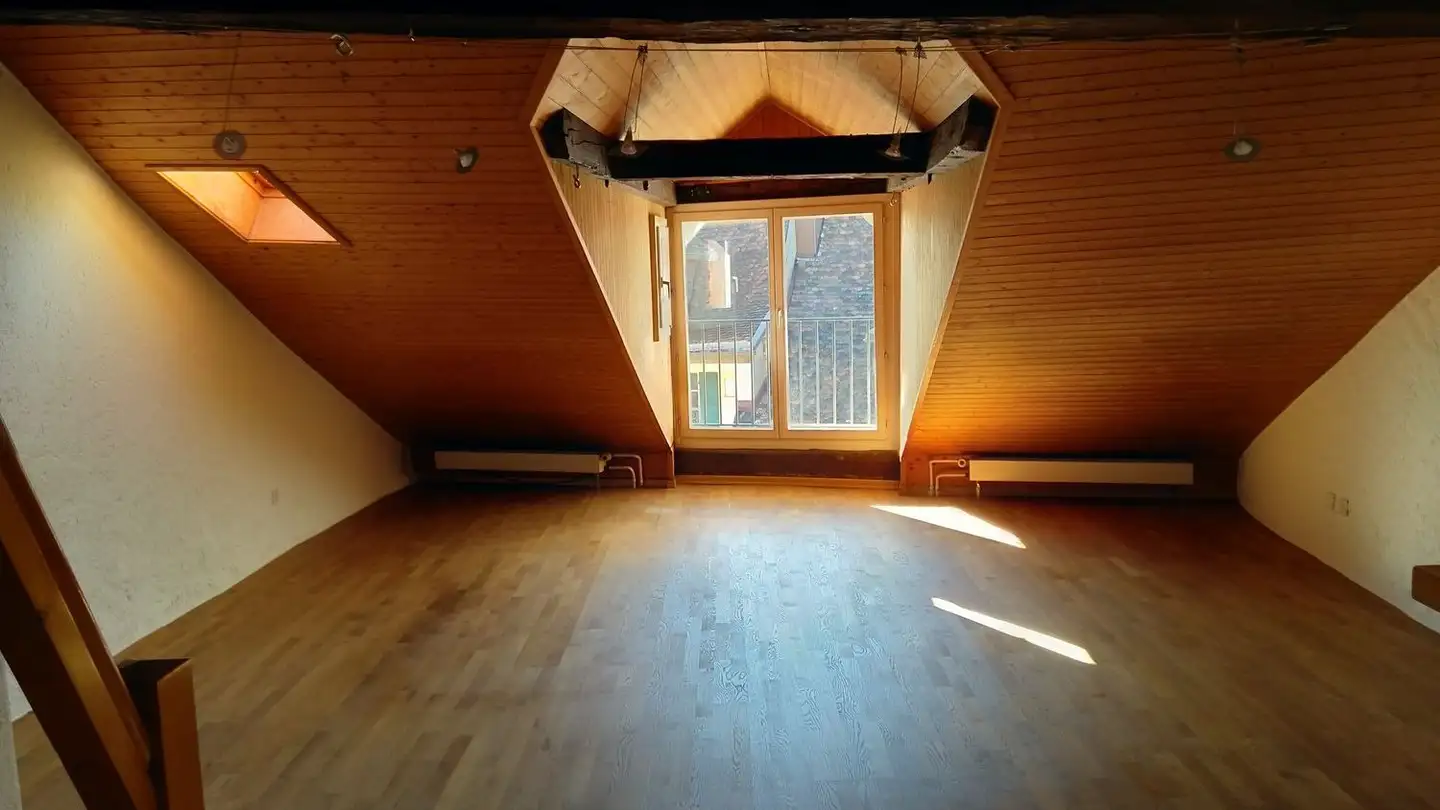 Attic flat for rent - Rue Du Faubourg 35, 2520 La Neuveville - Photo 2