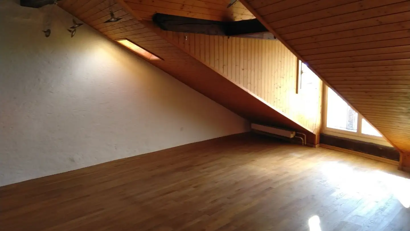 Attic flat for rent - Rue Du Faubourg 35, 2520 La Neuveville - Photo 3