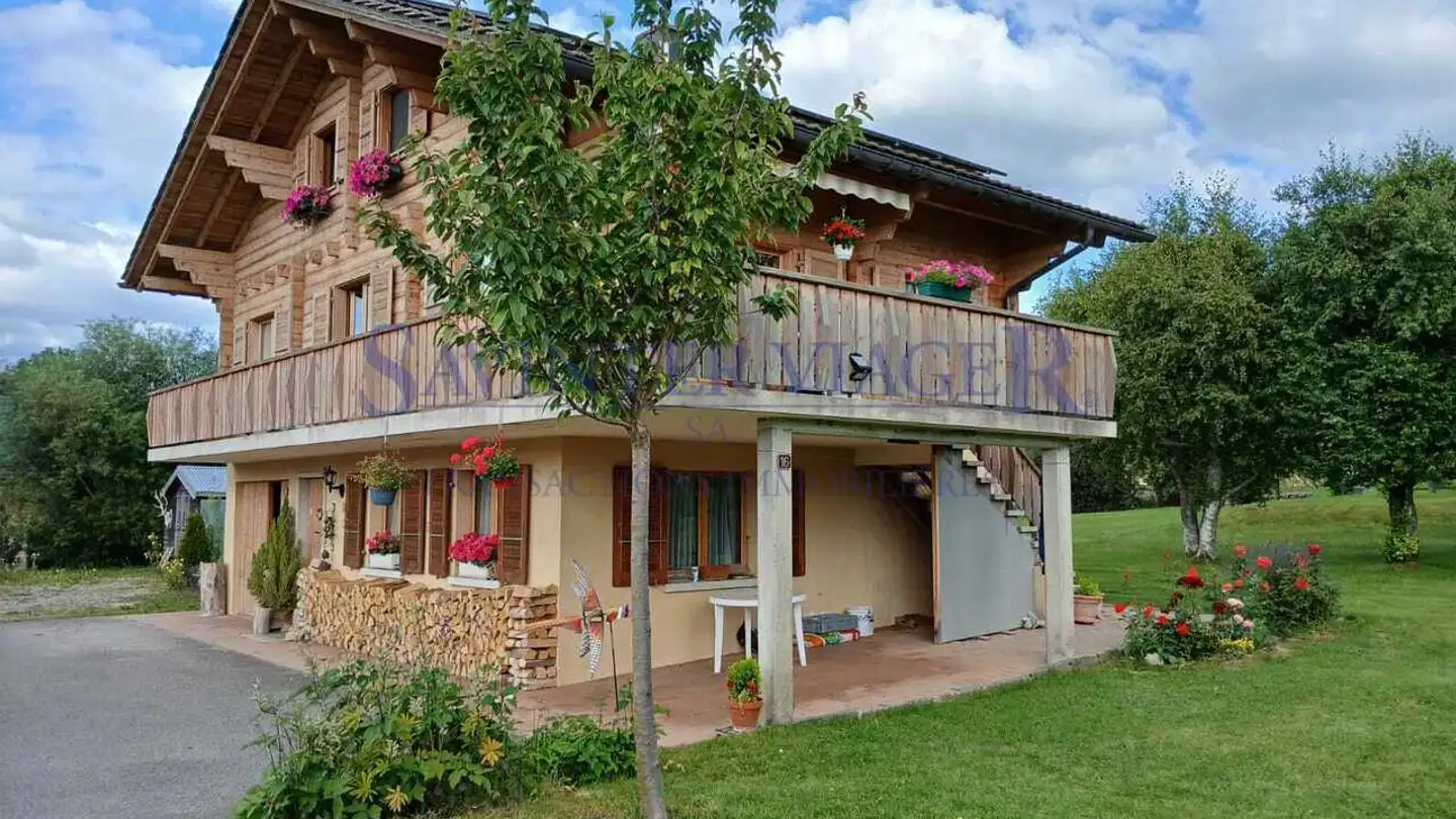 Chalet for sale - 1346 Les Bioux