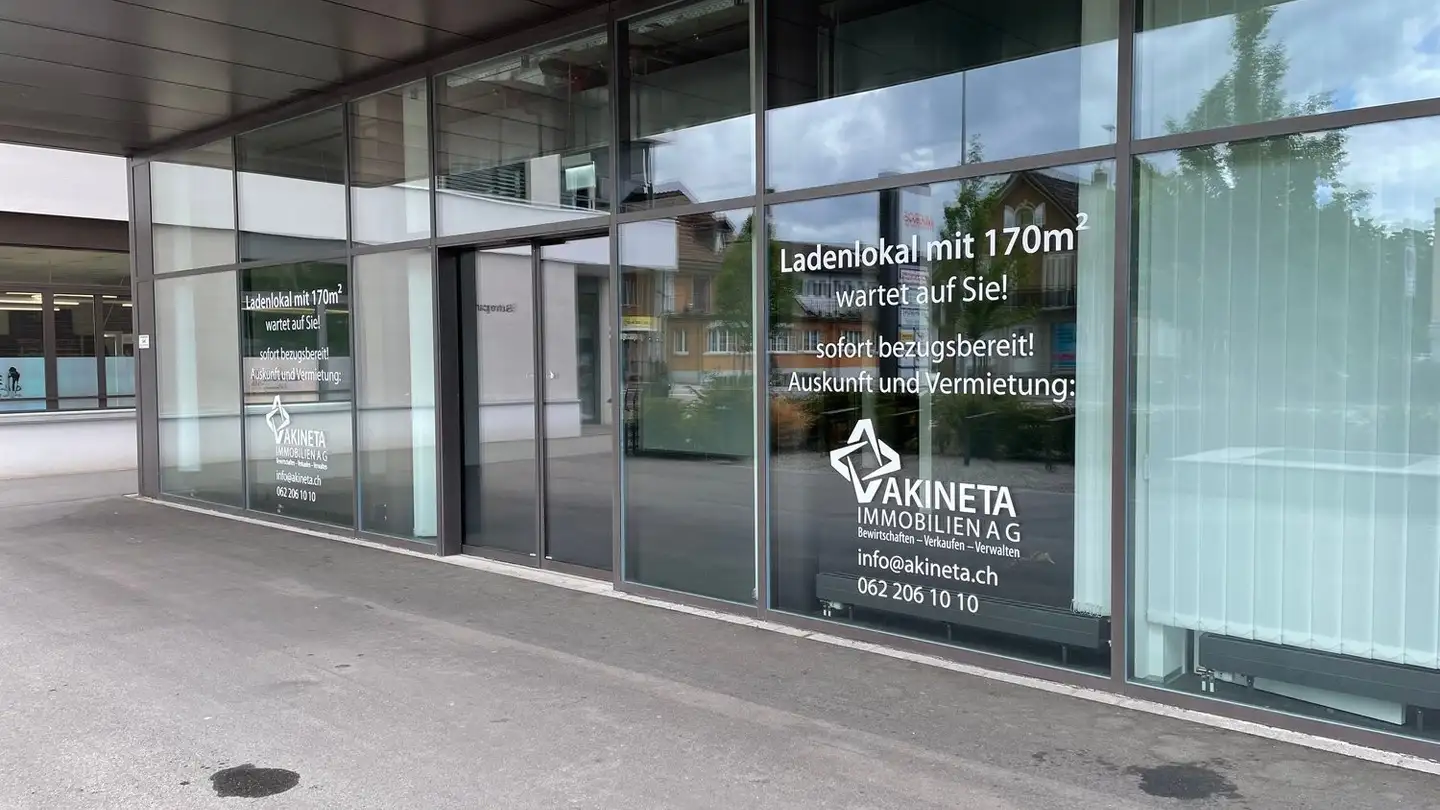 Shopping center for rent - Tramstrasse 2, 5034 Suhr - Photo 2