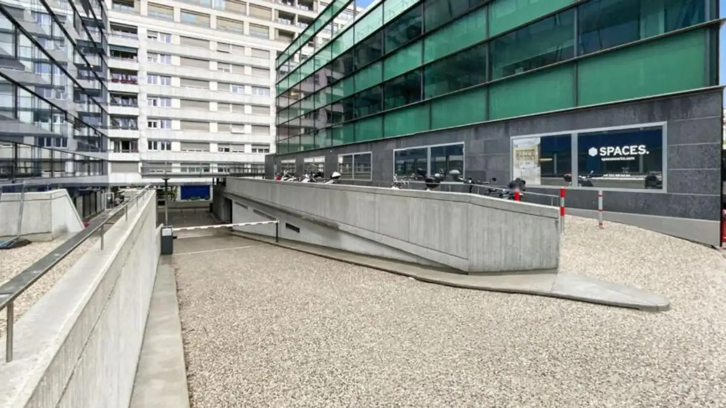 Place de parking couverte à louer - Rue Du Pré-De-La-Bichette, 1202 Genève