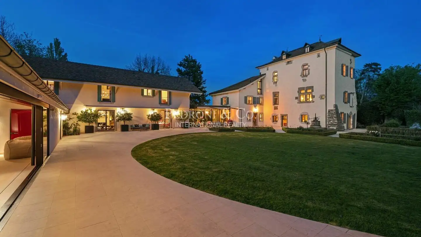Castle for sale - 1244 Choulex