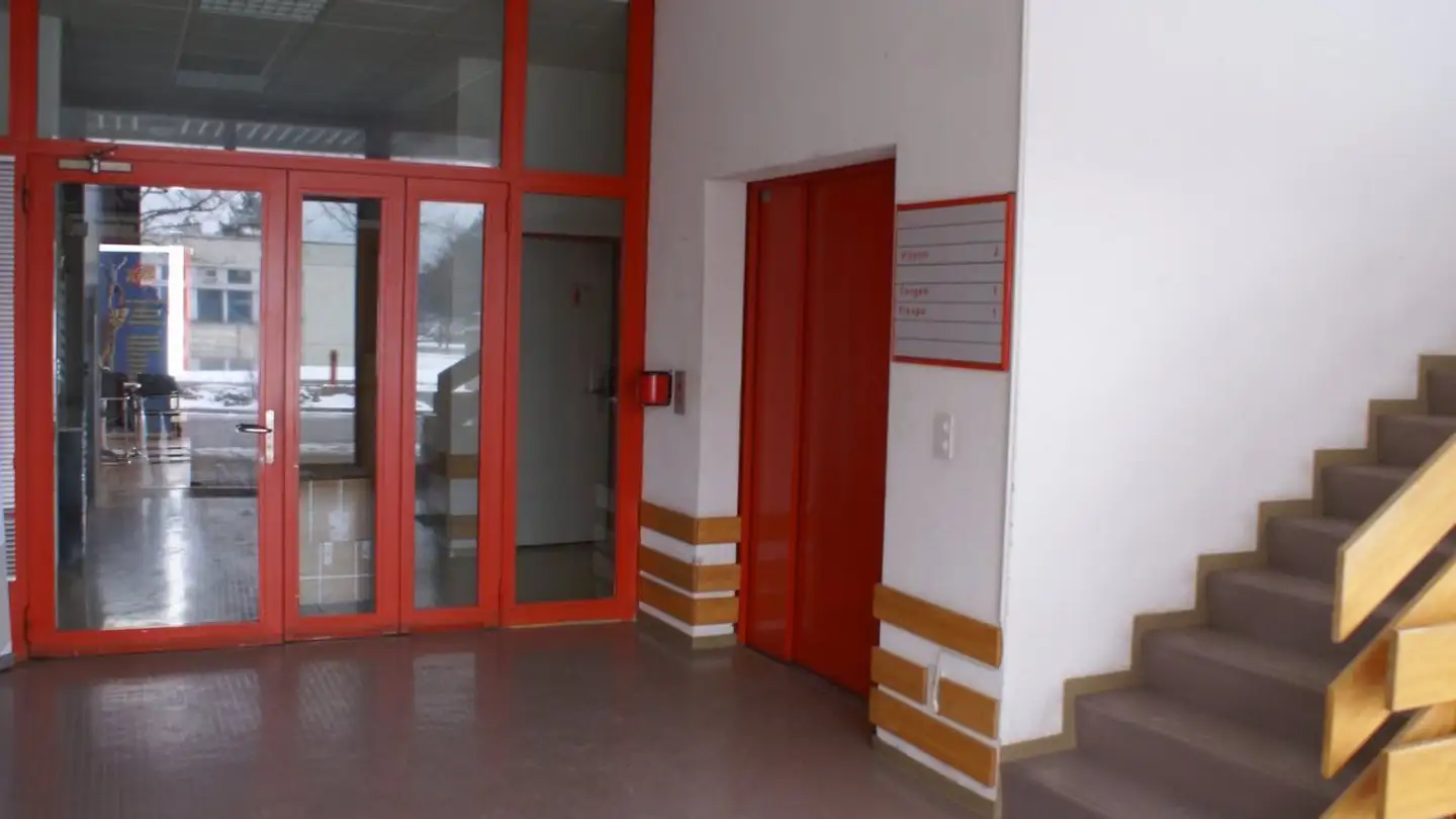 Immeuble industriel à louer - Zweifelstrasse 2, 8957 Spreitenbach