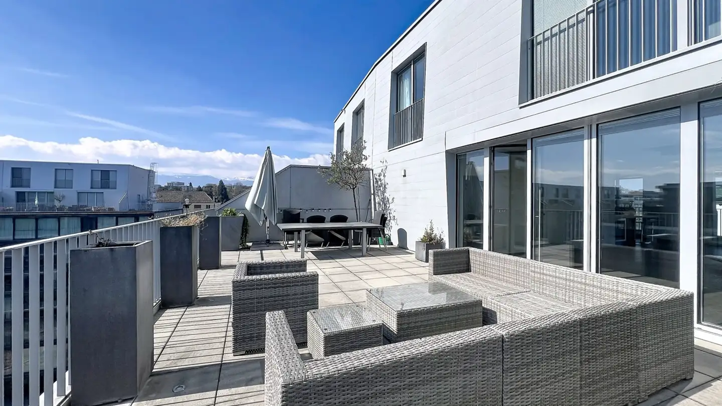 Apartment for rent - 1202 Genève - Photo 2