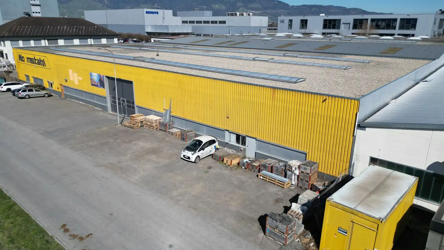 Commercial à louer - Gewerbestrasse 12, 9462 Montlingen