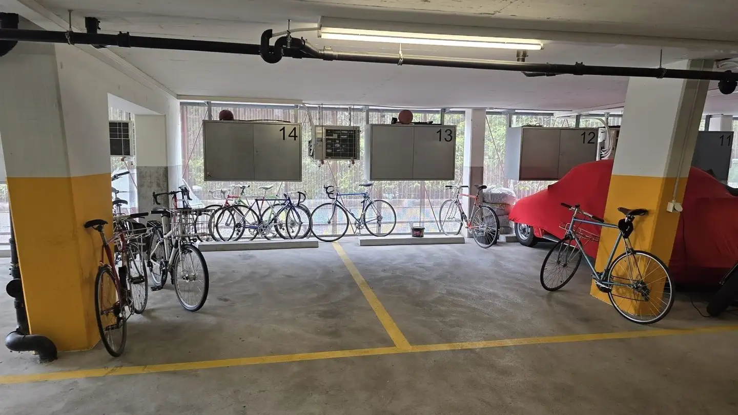 Place de parking souterraine à louer - Universitätstrasse 111, 8006 Zürich