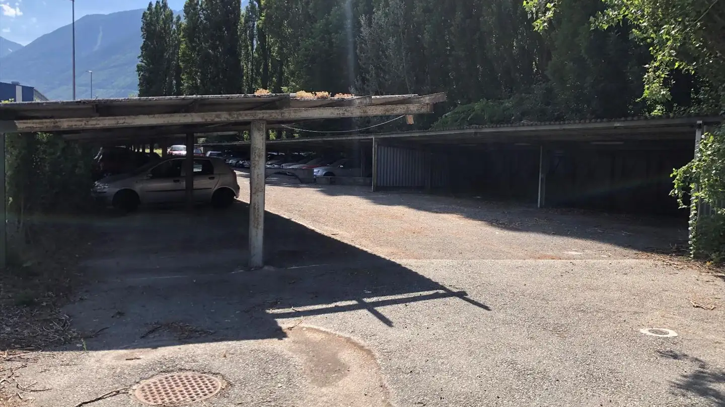 Überdachter Parkplatz mieten - 1920 Martigny