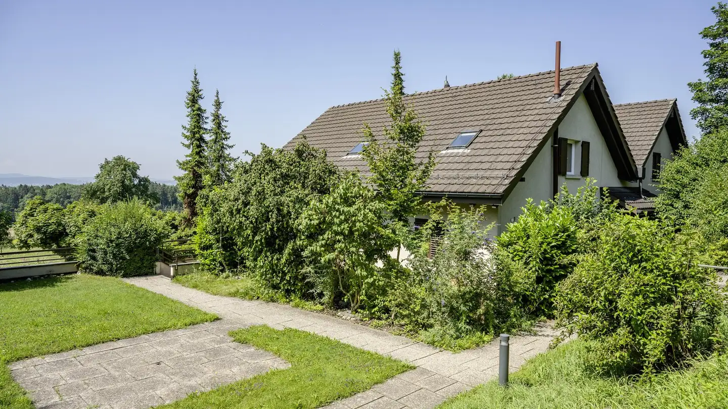 Dachgeschosswohnung mieten - Augwilerstrasse 77, 8426 Lufingen