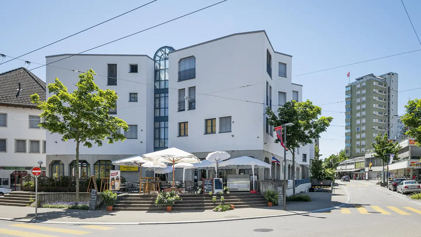 Single garage for rent - Zentralstrasse 5, 8212 Neuhausen am Rheinfall