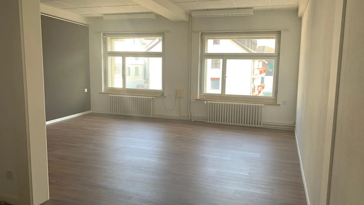 Gewerbe mieten - Ferrachstrasse 30, 8630 Rüti ZH - Foto 2
