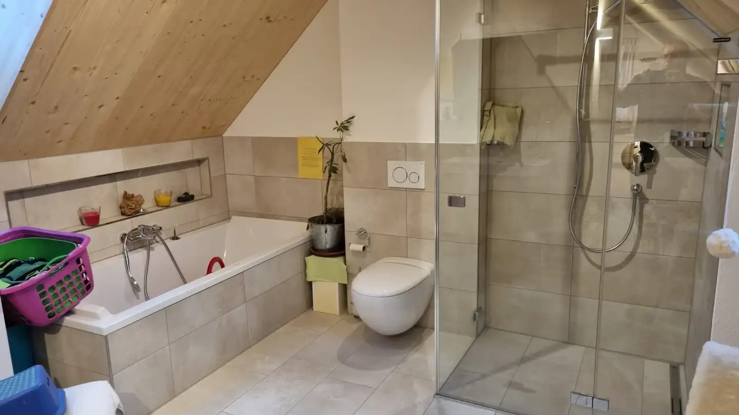 Chambre à louer - Edikerstrasse 7, 8340 Hinwil
