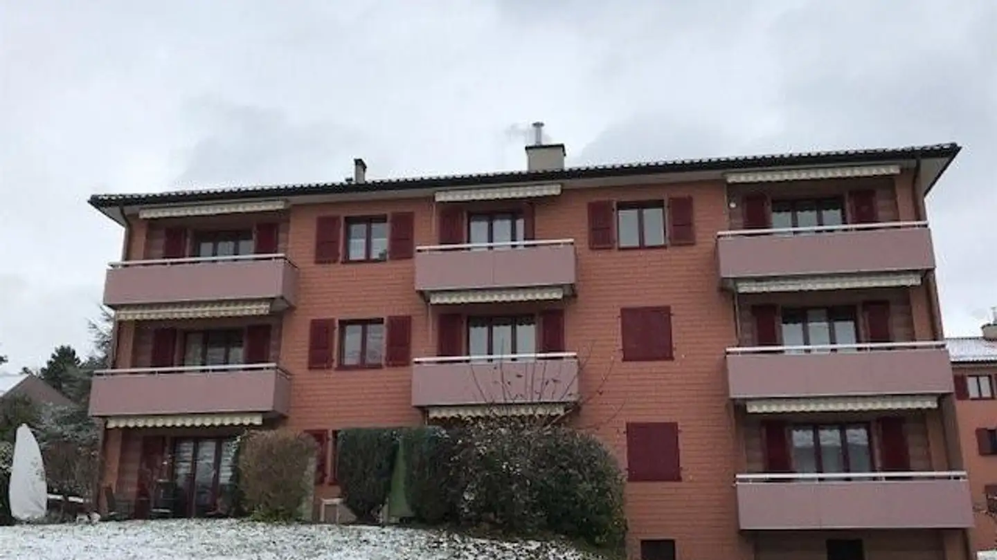 Place de parking extérieure à louer - Avenue Du Major-Davel 42a, 1800 Vevey