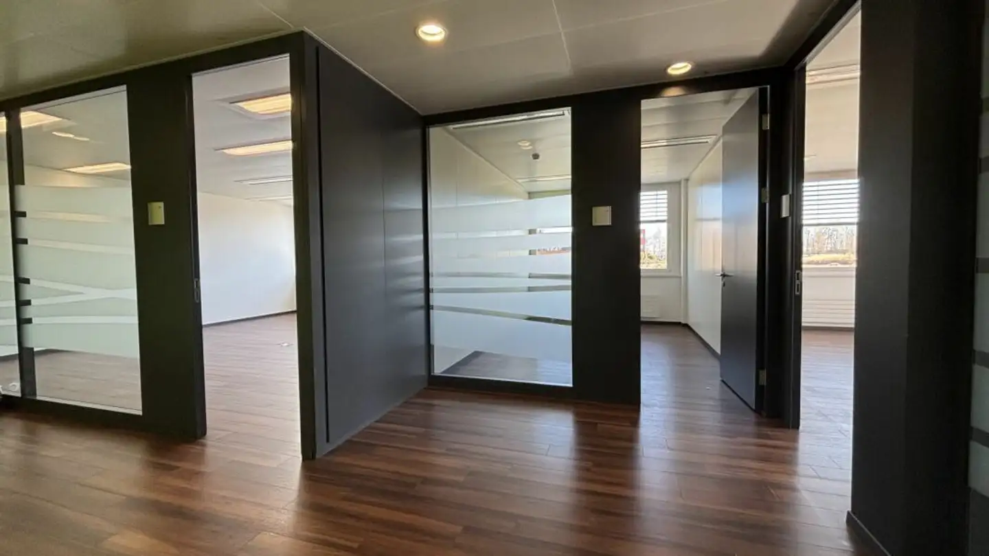 Office space for rent - 1163 Etoy