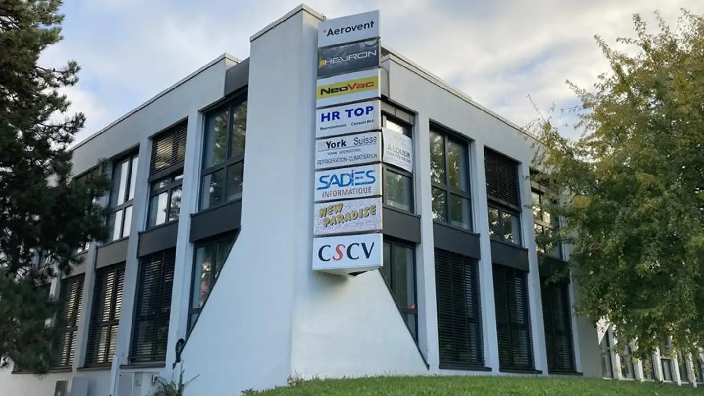 Gewerbe mieten - Chemin de l'Esparcette 4, 1023 Crissier
