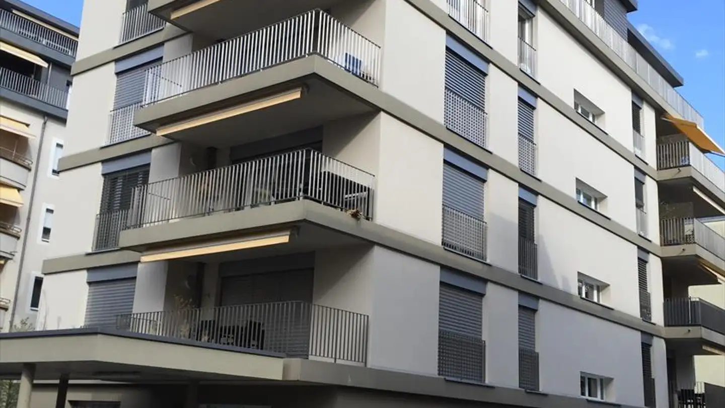 Place de parking extérieure à louer - Avenue de Montchoisi 20A, 1006 Lausanne