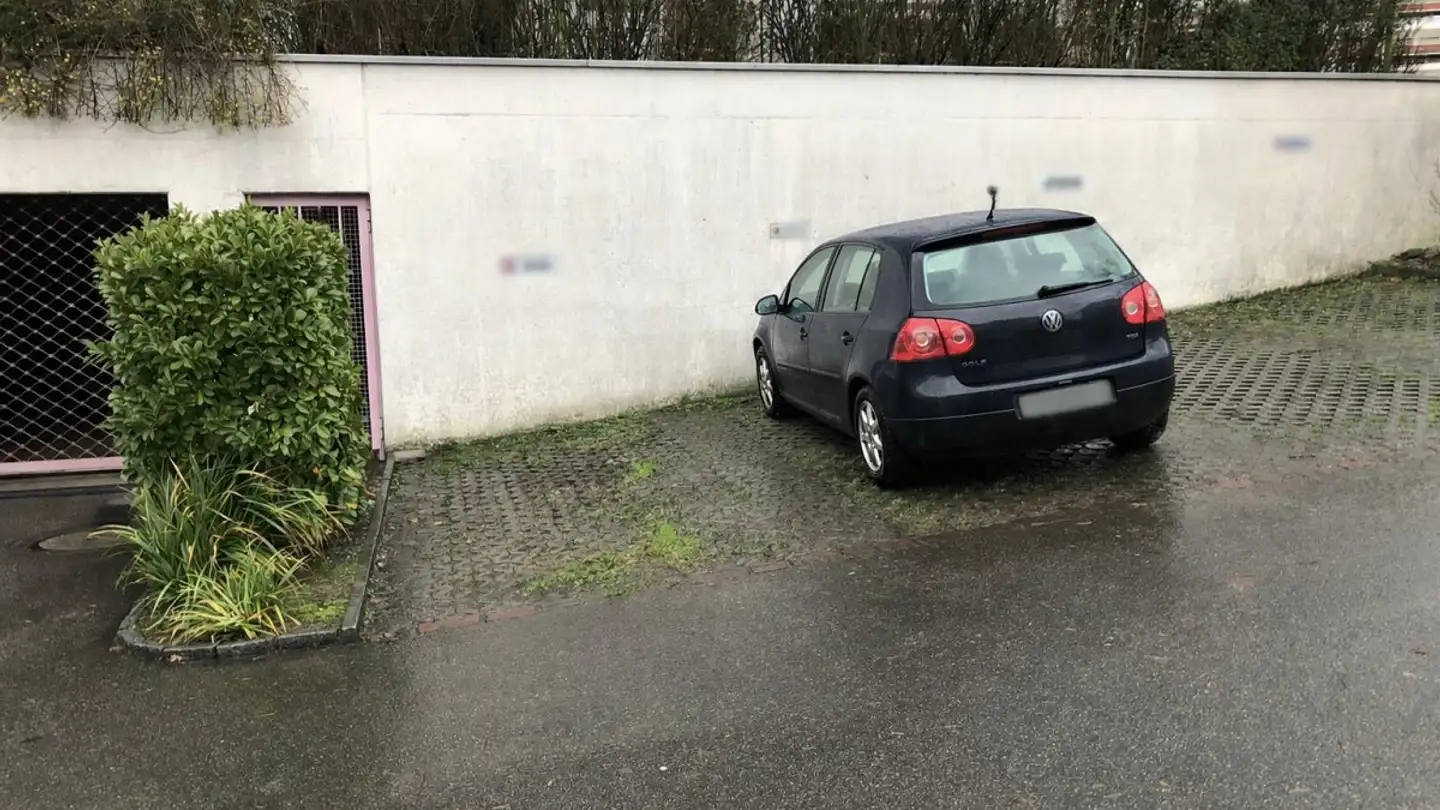 Outdoor parking space for rent - Rigistrasse 172, 6340 Baar