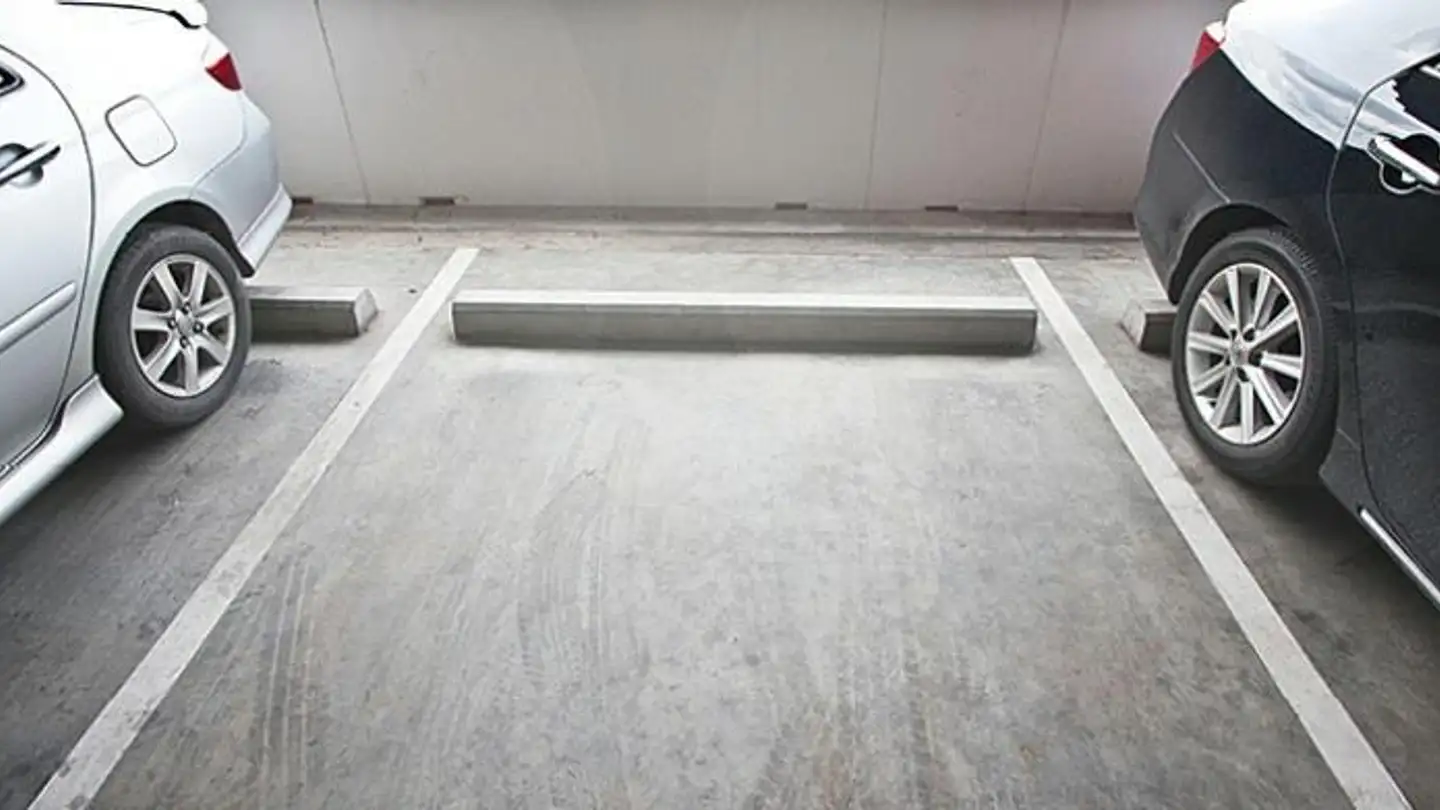 Outdoor parking space for rent - Churerstrasse 1, 8852 Altendorf