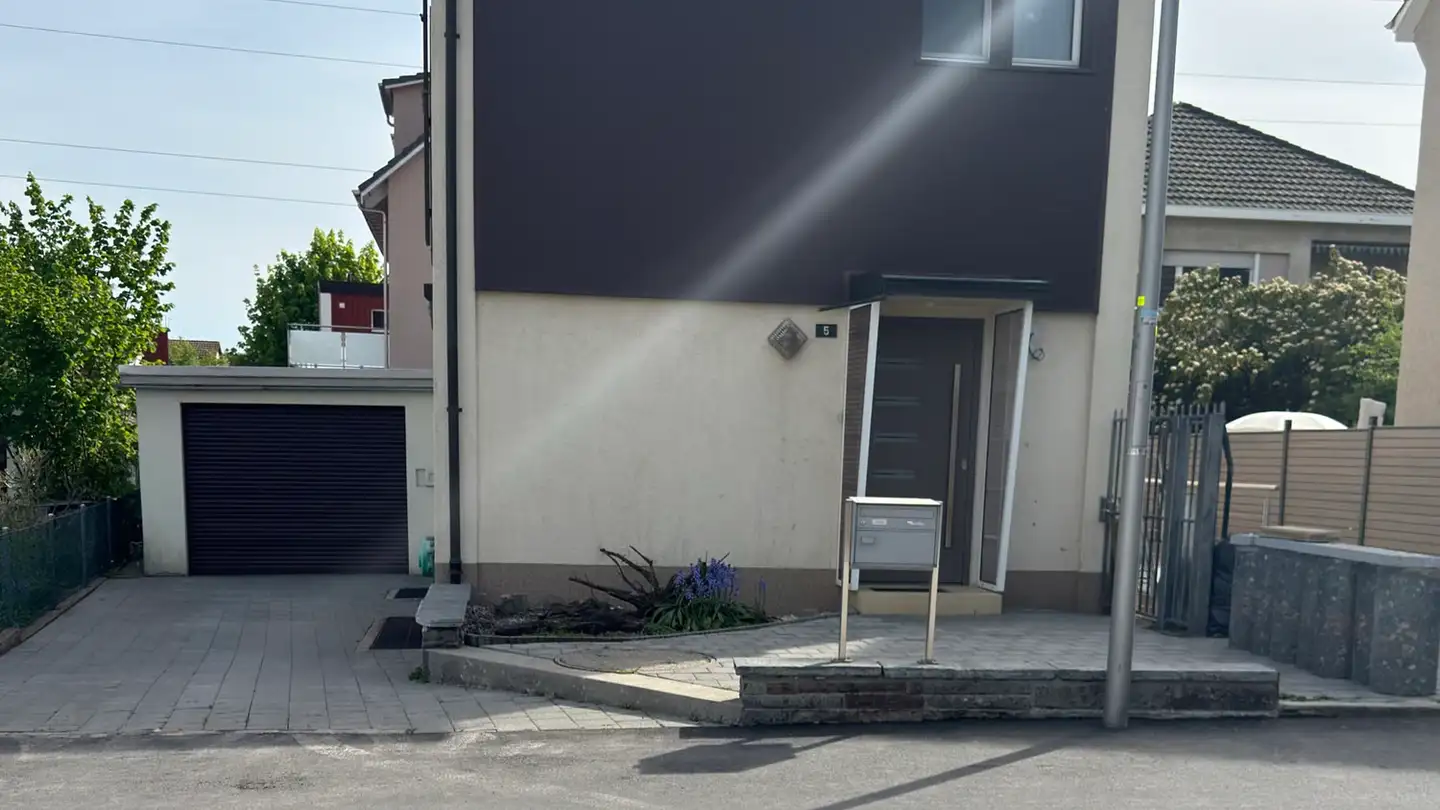 Maison individuelle à louer - Schluchtstrasse, 4142 Münchenstein