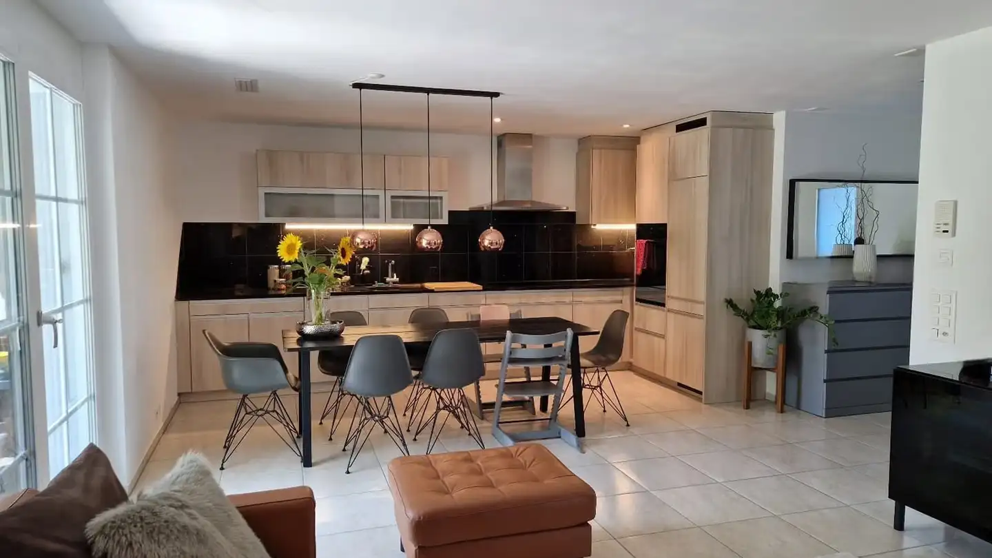 Appartement à louer - 8425 Oberembrach