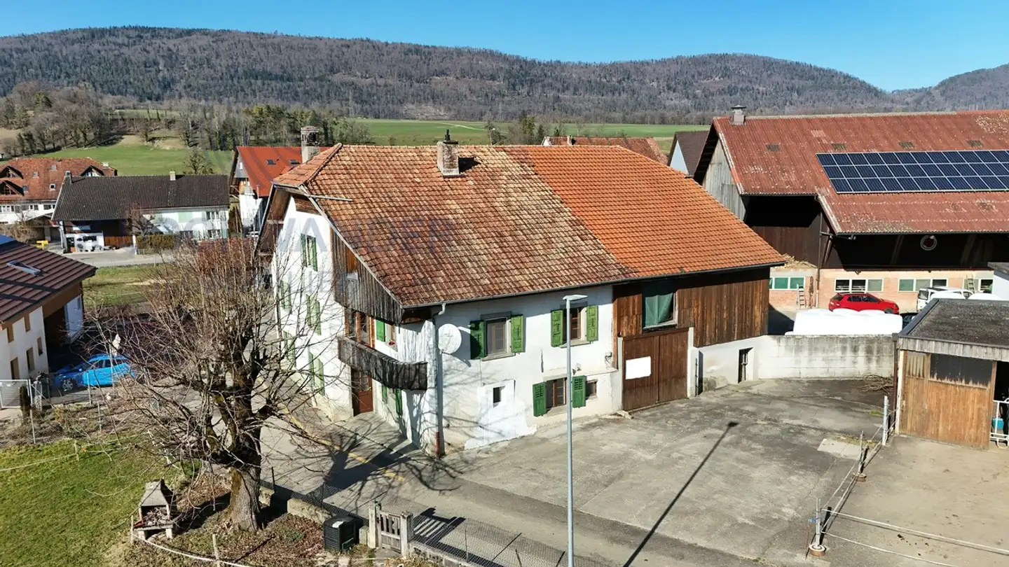 Residential building for sale - 2825 Courchapoix