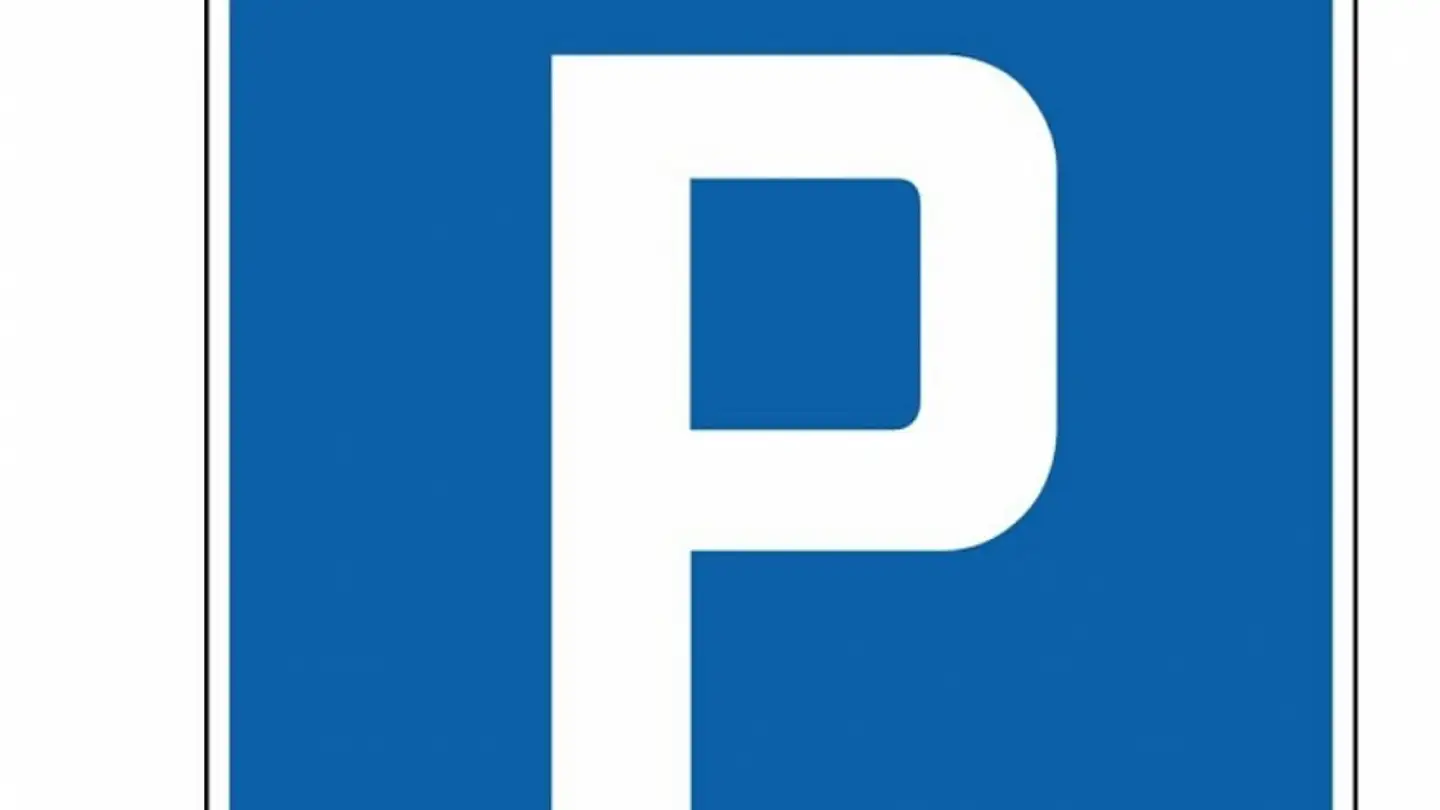 Parcheggio sotterraneo in affitto - Kleinstadt 6, 6440 Brunnen