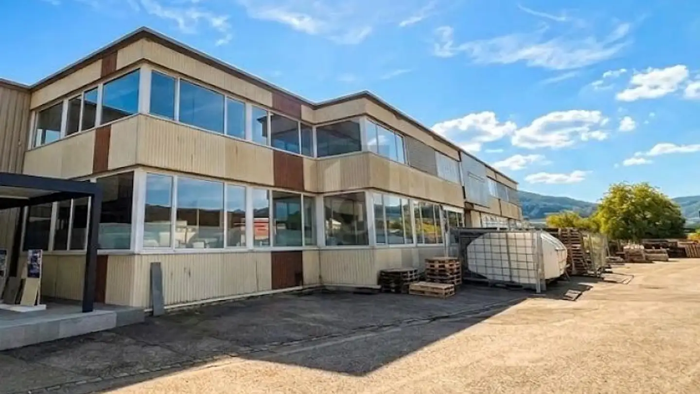 Industrial property for rent - 2854 Bassecourt