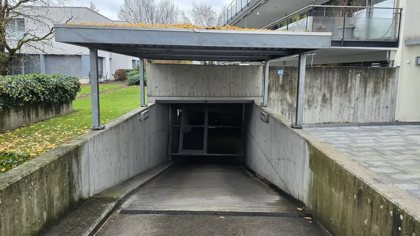 Outdoor parking space for rent - Dorfstrasse 42, 6340 Baar - Photo 3