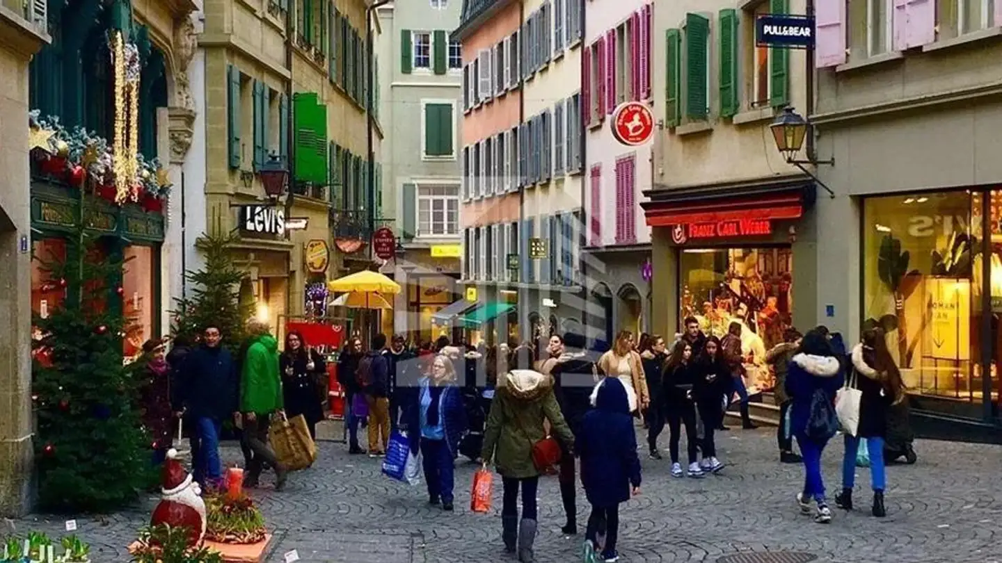 Mixed-use building for rent - 1003 Lausanne