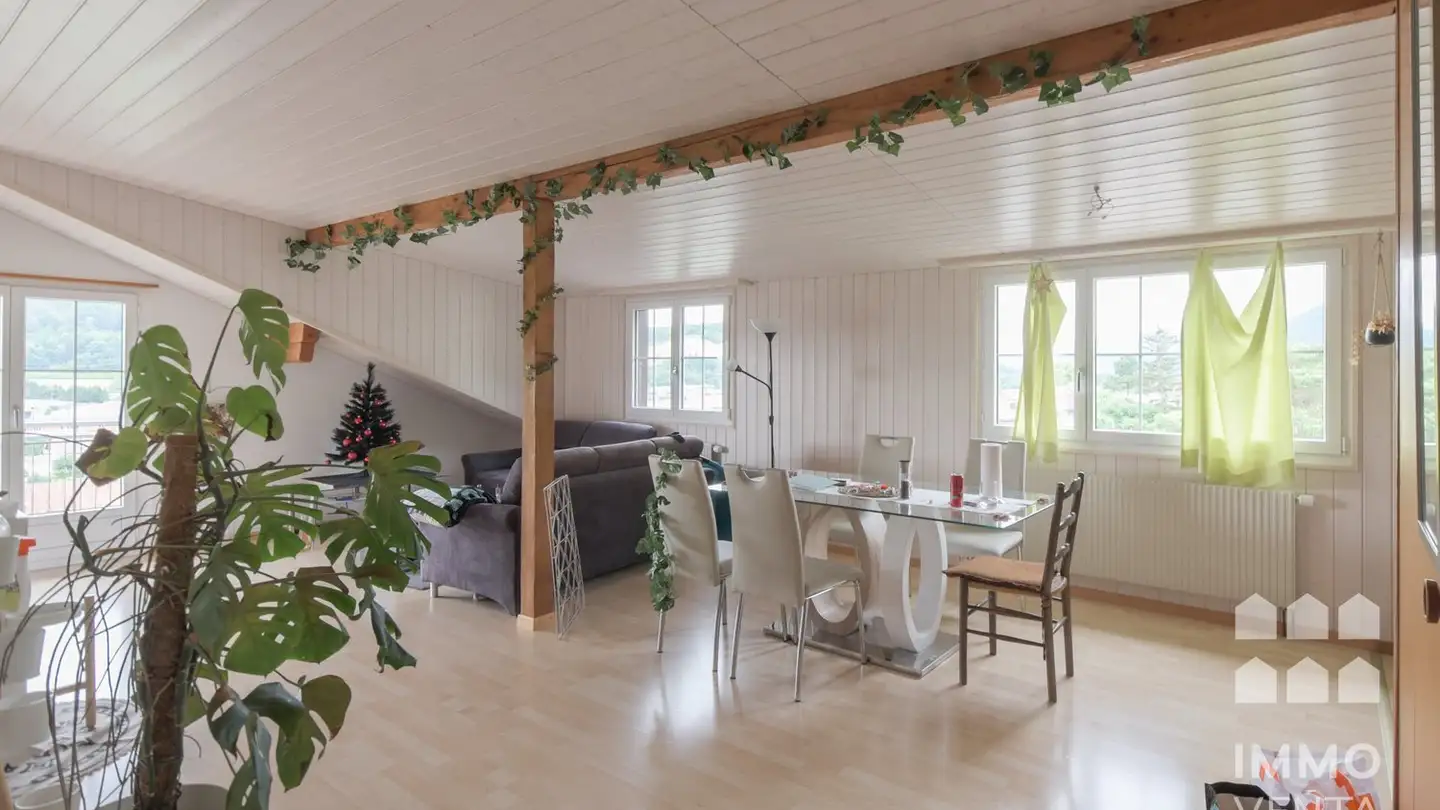 Dachgeschosswohnung mieten - Höheweg 16, 2542 Pieterlen