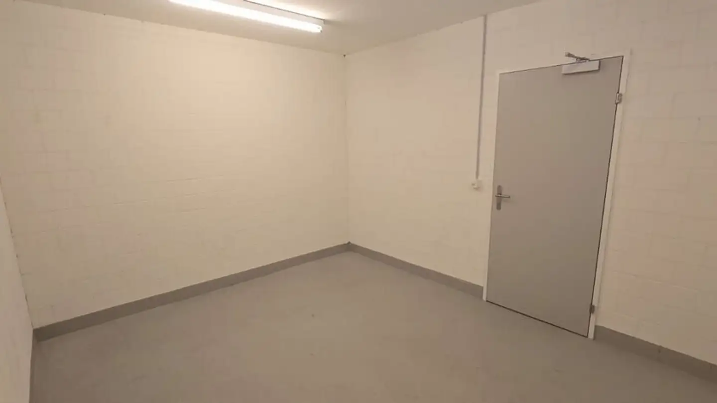 Espace de stockage à louer - Hagenbuchstrasse, 8192 Zweidlen - Photo 2