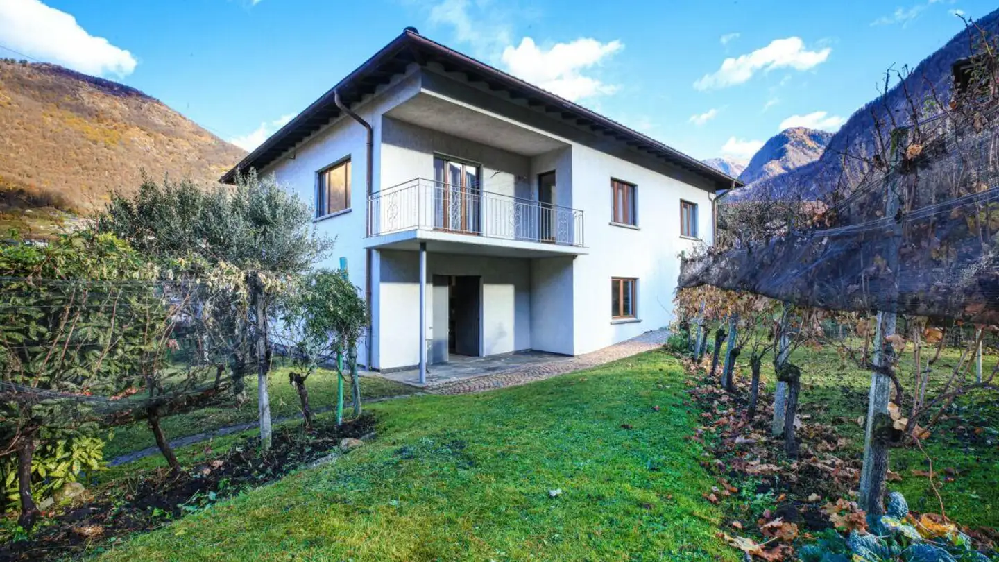 Single house for sale - Pianèzz 22, 6535 Roveredo GR